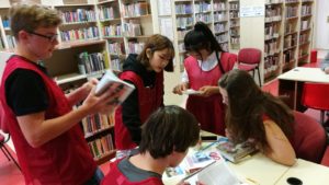 Happening   5x5x5x5 aneb  Deváťáci v knihovně